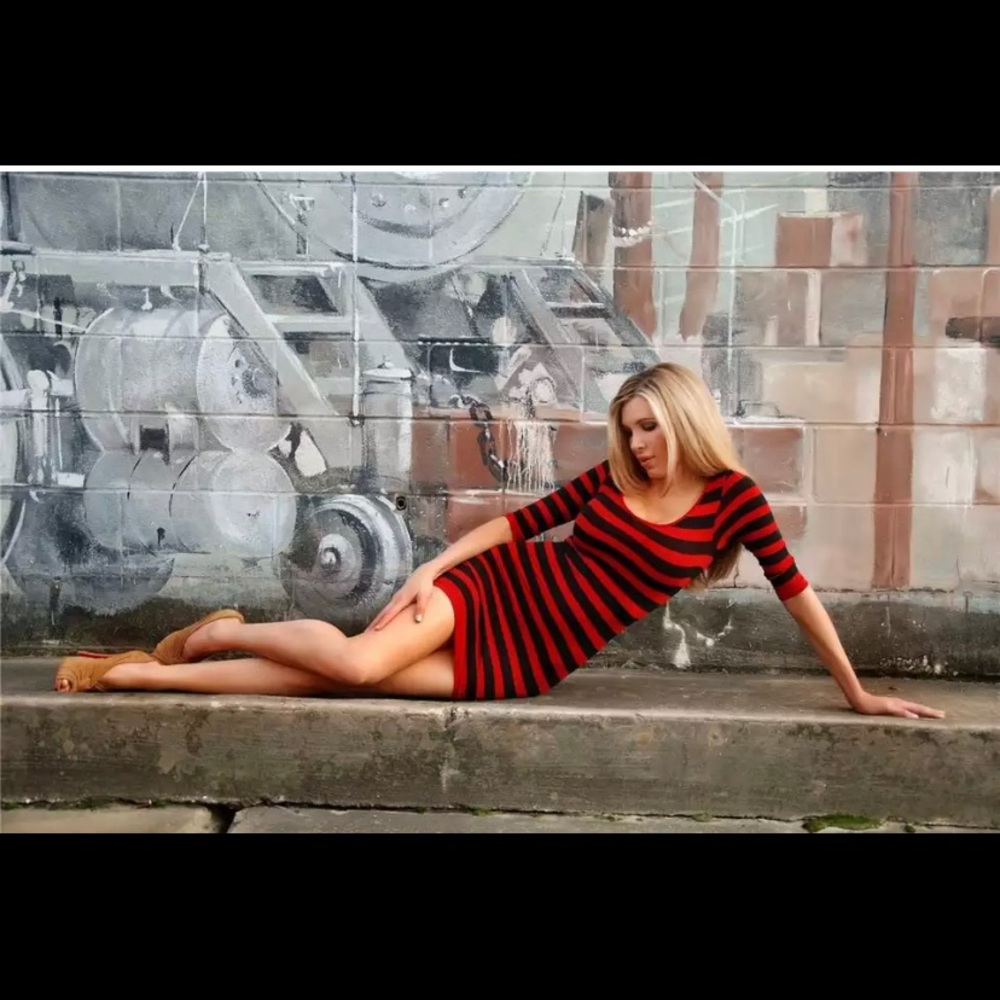 Red STRIPED SEAMLESS BODYCON MINI DRESS NEW O/S